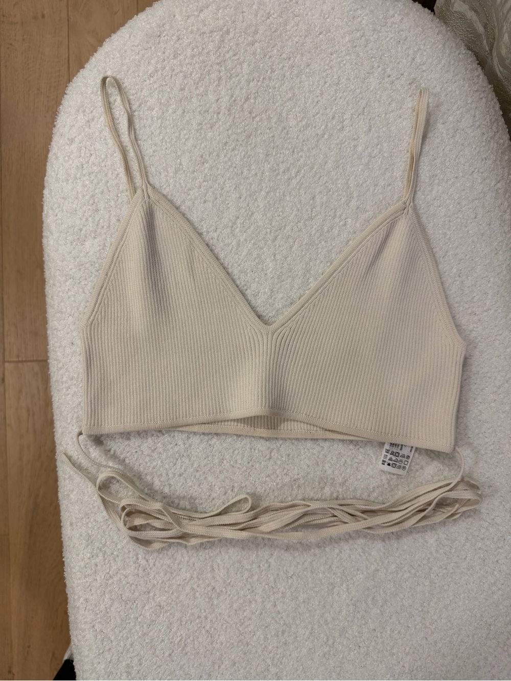 Zara Ribbed V-Neck Tie-Back Bralette in Cream - Sz M